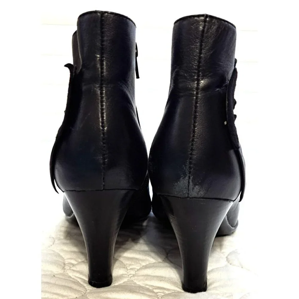 Sofft Women's 8.5M Black Ophelia Heeled Leather Zip Up Ankle Boots FLAW